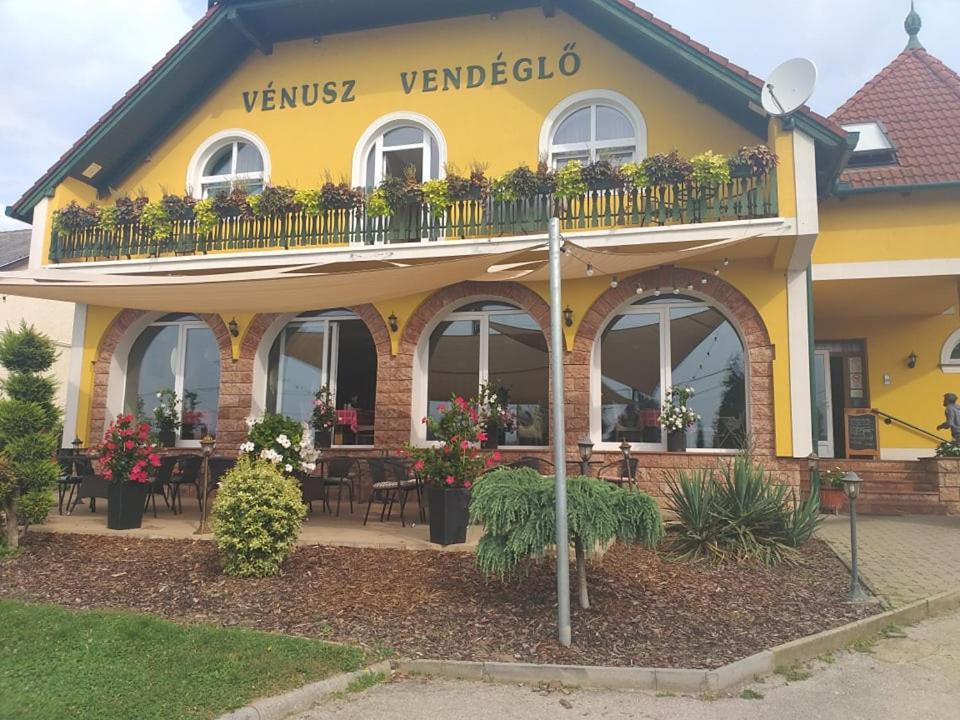 Venusz Panzio Es Vendeglo Bed & Breakfast Bagod Екстериор снимка
