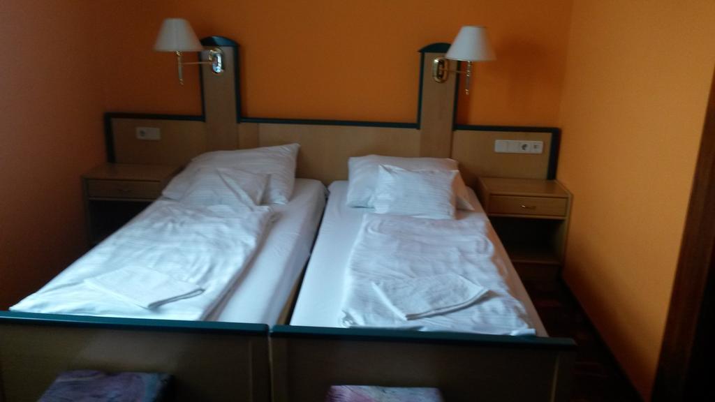 Venusz Panzio Es Vendeglo Bed & Breakfast Bagod Екстериор снимка